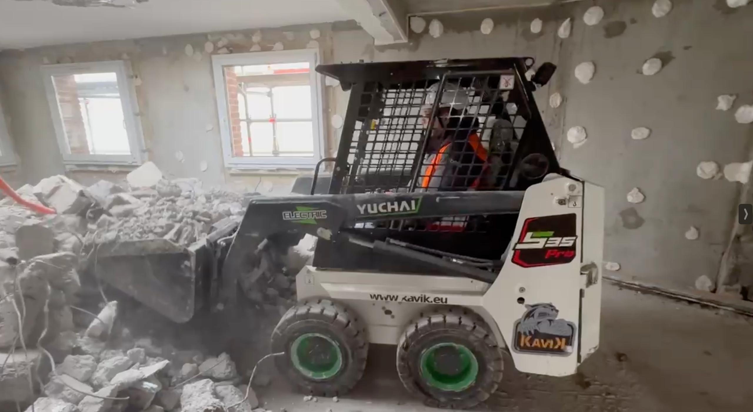 S35 Pro Yuchai Electric en chantier