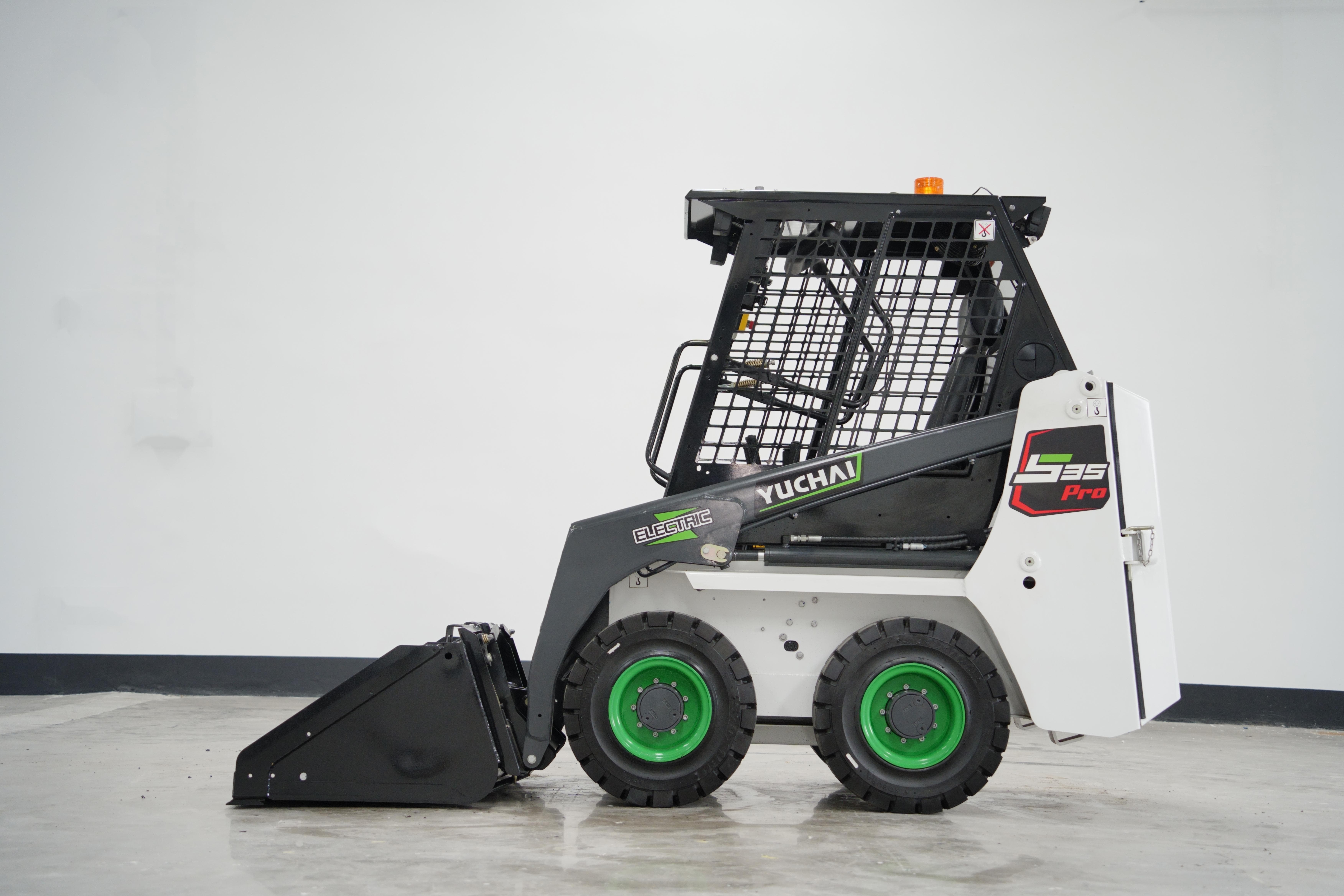 S35
